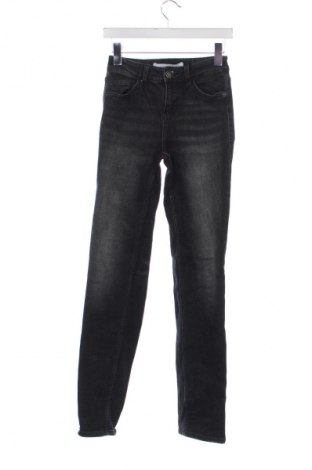 Дамски дънки Bershka, Размер XS, Цвят Сив, Цена 4,09 €