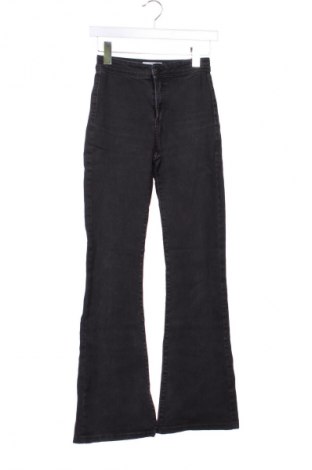 Dámske džínsy  Bershka, Veľkosť XXS, Farba Sivá, Cena  9,16 €