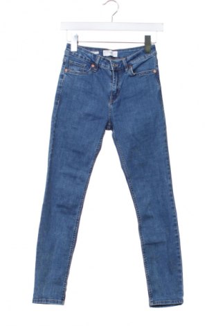 Damskie jeansy Mango, Rozmiar XS, Kolor Niebieski, Cena 35,89 zł