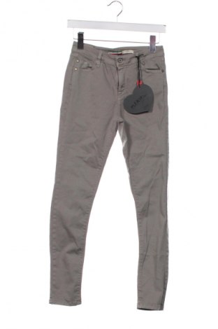 Damskie jeansy Please, Rozmiar M, Kolor Beżowy, Cena 111,99 zł