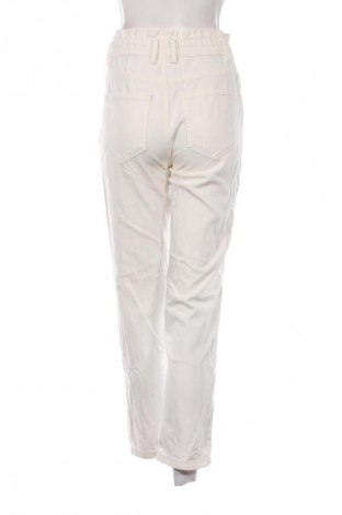 Дамски дънки Pull&Bear, Размер S, Цвят Бял, Цена 8,00 €