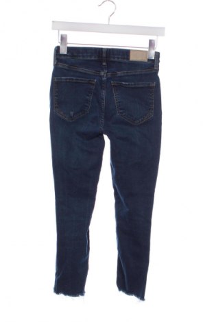 Damskie jeansy River Island, Rozmiar XS, Kolor Niebieski, Cena 23,99 zł