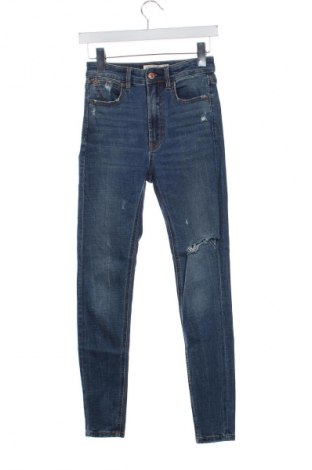 Damskie jeansy Stradivarius, Rozmiar XS, Kolor Niebieski, Cena 66,81 zł