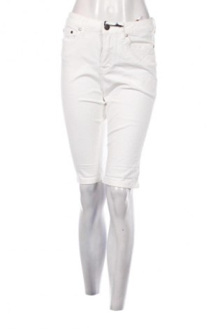 Pantaloni scurți de femei Arizona, Mărime M, Culoare Alb, Preț 34,99 Lei, #134176360
