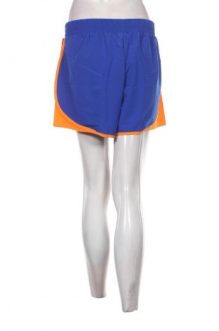 Γυναικείο κοντό παντελόνι Bench, Μέγεθος L, Χρώμα Πολύχρωμο, Τιμή 9,99 €