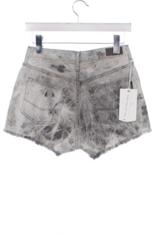 Damen Shorts Cross Jeans, Größe XS, Farbe Grau, Preis 7,99 €