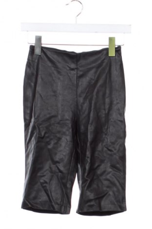Pantaloni scurți de femei Guess, Mărime XXS, Culoare Negru, Preț 37,99 Lei