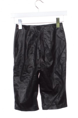 Pantaloni scurți de femei Guess, Mărime XXS, Culoare Negru, Preț 37,99 Lei