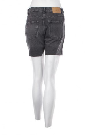 Γυναικείο κοντό παντελόνι JJXX, Μέγεθος S, Χρώμα Γκρί, Τιμή 15,99 €