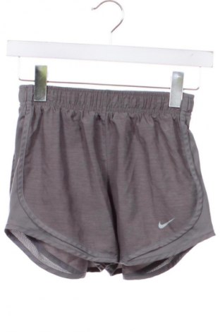 Дамски къс панталон Nike, Размер XXS, Цвят Сив, Цена 8,18 €