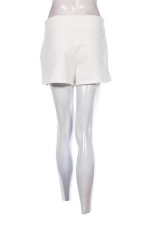 Pantaloni scurți de femei Pimkie, Mărime M, Culoare Alb, Preț 9,99 Lei
