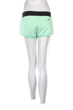 Dámské kraťasy  Pull&Bear, Velikost S, Barva Zelená, Cena  49,00 Kč