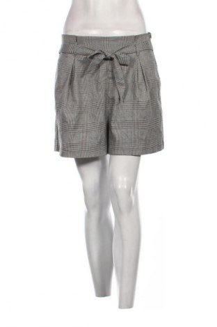 Damen Shorts Stradivarius, Größe M, Farbe Mehrfarbig, Preis 3,99 €