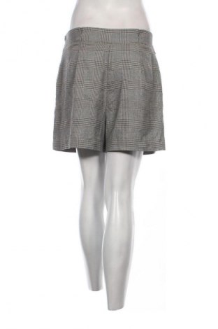 Damen Shorts Stradivarius, Größe M, Farbe Mehrfarbig, Preis 3,99 €