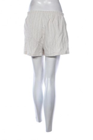 Damen Shorts Trendyol, Größe M, Farbe Mehrfarbig, Preis 2,99 €