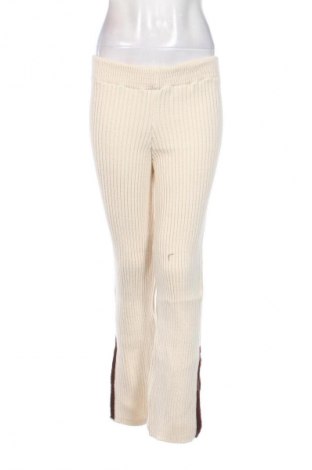 Дамски панталон Trendyol, Размер M, Цвят Бежов, Цена 11,45 €