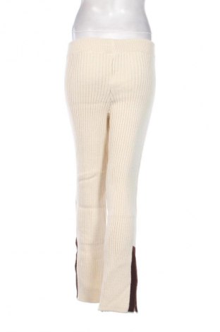 Дамски панталон Trendyol, Размер M, Цвят Бежов, Цена 11,45 €