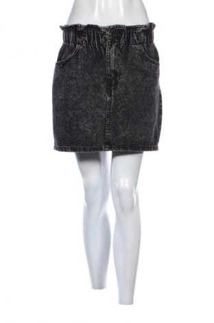 Sukně Bershka, Velikost M, Barva Černá, Cena  371,00 Kč