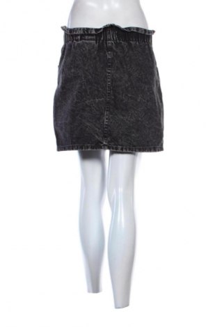 Sukně Bershka, Velikost M, Barva Černá, Cena  371,00 Kč