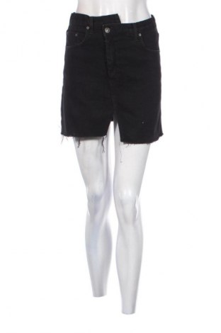 Пола Pull&Bear, Размер S, Цвят Черен, Цена 2,55 €