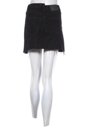 Пола Pull&Bear, Размер S, Цвят Черен, Цена 2,55 €