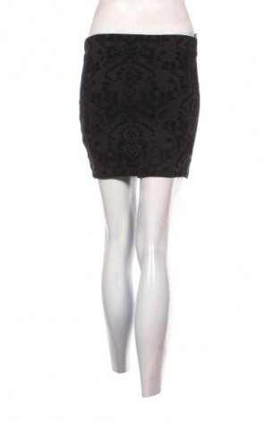 Пола Terranova, Размер S, Цвят Черен, Цена 2,55 €