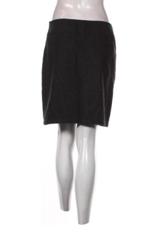 Пола Vero Moda, Размер M, Цвят Многоцветен, Цена 6,64 €