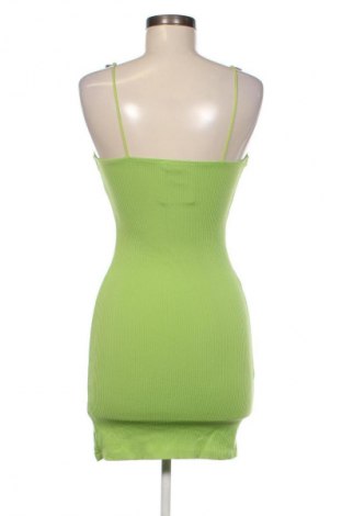 Рокля Bershka, Размер S, Цвят Зелен, Цена 12,27 €