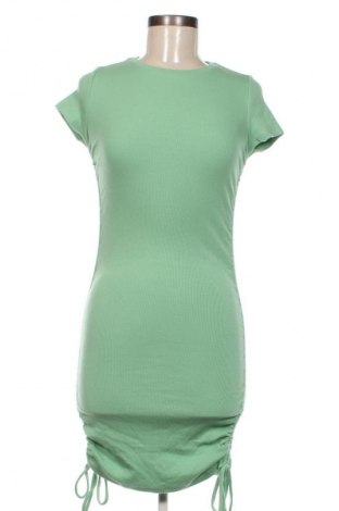 Рокля Bershka, Размер S, Цвят Зелен, Цена 11,24 €