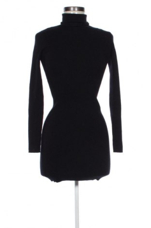 Šaty  Bershka, Velikost S, Barva Černá, Cena  369,00 Kč
