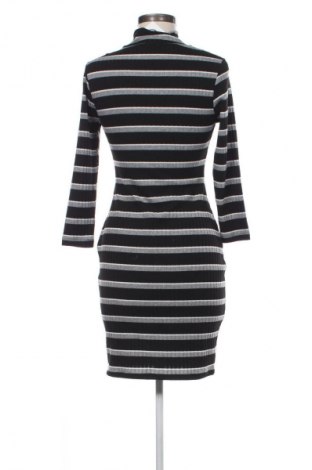 Sukienka F&F, Rozmiar M, Kolor Kolorowy, Cena 22,99 zł