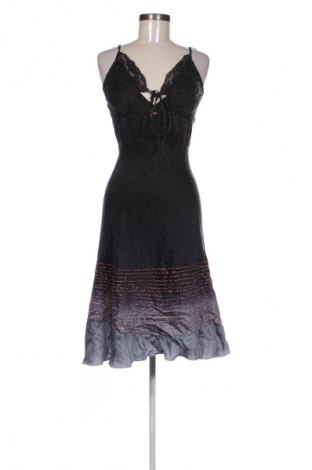 Ruha Guess, Méret S, Szín Sokszínű, Ár 12 689 Ft