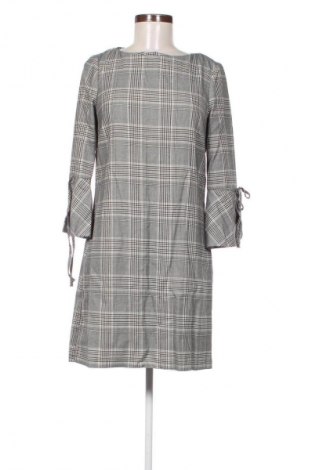 Рокля H&M, Размер M, Цвят Многоцветен, Цена 3,57 €