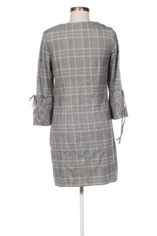 Рокля H&M, Размер M, Цвят Многоцветен, Цена 3,57 €