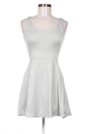 Рокля H&M, Размер M, Цвят Многоцветен, Цена 11,24 €