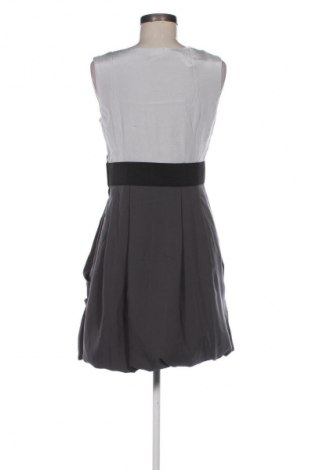 Рокля H&M, Размер M, Цвят Многоцветен, Цена 5,62 €