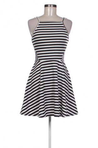 Рокля H&M Divided, Размер M, Цвят Многоцветен, Цена 11,24 €