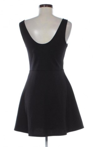 Рокля H&M Divided, Размер M, Цвят Черен, Цена 11,24 €