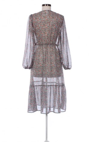 Рокля LCW, Размер M, Цвят Многоцветен, Цена 3,57 €