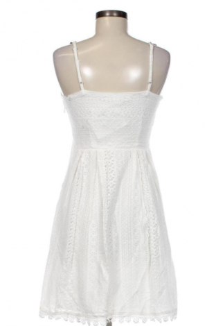 Kleid ONLY, Größe M, Farbe Weiß, Preis 18,99 €