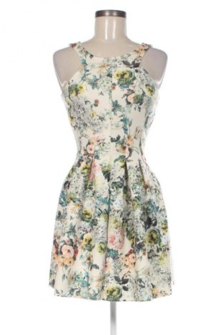 Šaty  Pull&Bear, Velikost S, Barva Vícebarevné, Cena  229,00 Kč