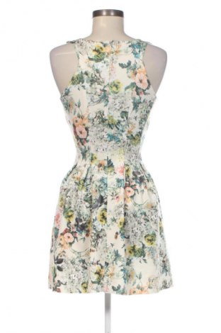 Šaty  Pull&Bear, Velikost S, Barva Vícebarevné, Cena  229,00 Kč