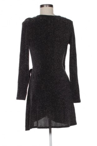 Kleid Pull&Bear, Größe M, Farbe Mehrfarbig, Preis 1,99 €