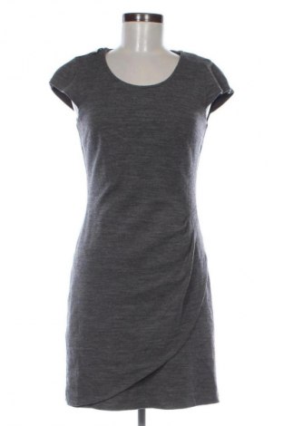 Kleid Set, Größe M, Farbe Grau, Preis € 7,99