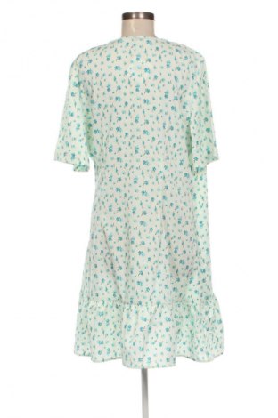 Рокля Vero Moda, Размер XL, Цвят Многоцветен, Цена 10,73 €