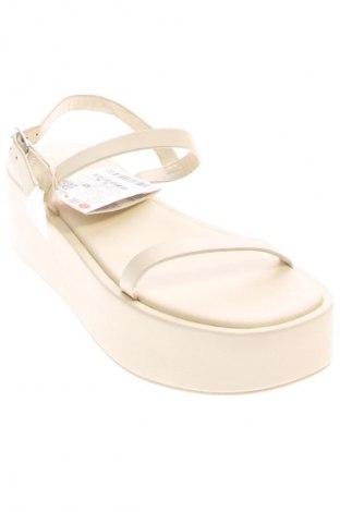 Σανδάλια Pull&Bear, Μέγεθος 39, Χρώμα Εκρού, Τιμή 15,99 €