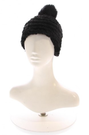 Шапка Calvin Klein Jeans, Цвят Черен, Цена 16,36 €