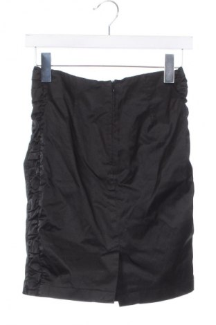 Пола Unbranded, Размер XS, Цвят Черен, Цена 2,04 €