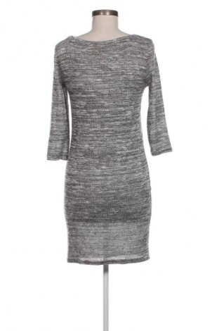 Sukienka ONLY, Rozmiar M, Kolor Szary, Cena 34,99 zł