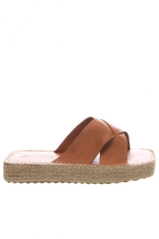 Γυναικείες παντόφλες RunnerBoss, Μέγεθος 40, Χρώμα Καφέ, Τιμή 25,99 €